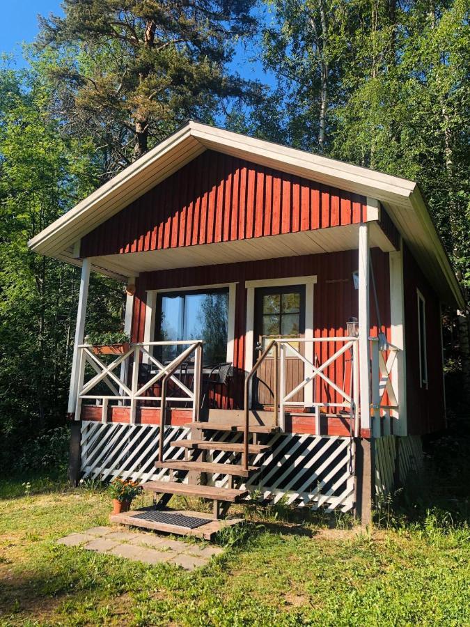 Pihlajamaeen Lomamoekit Vanhakyla Exteriör bild